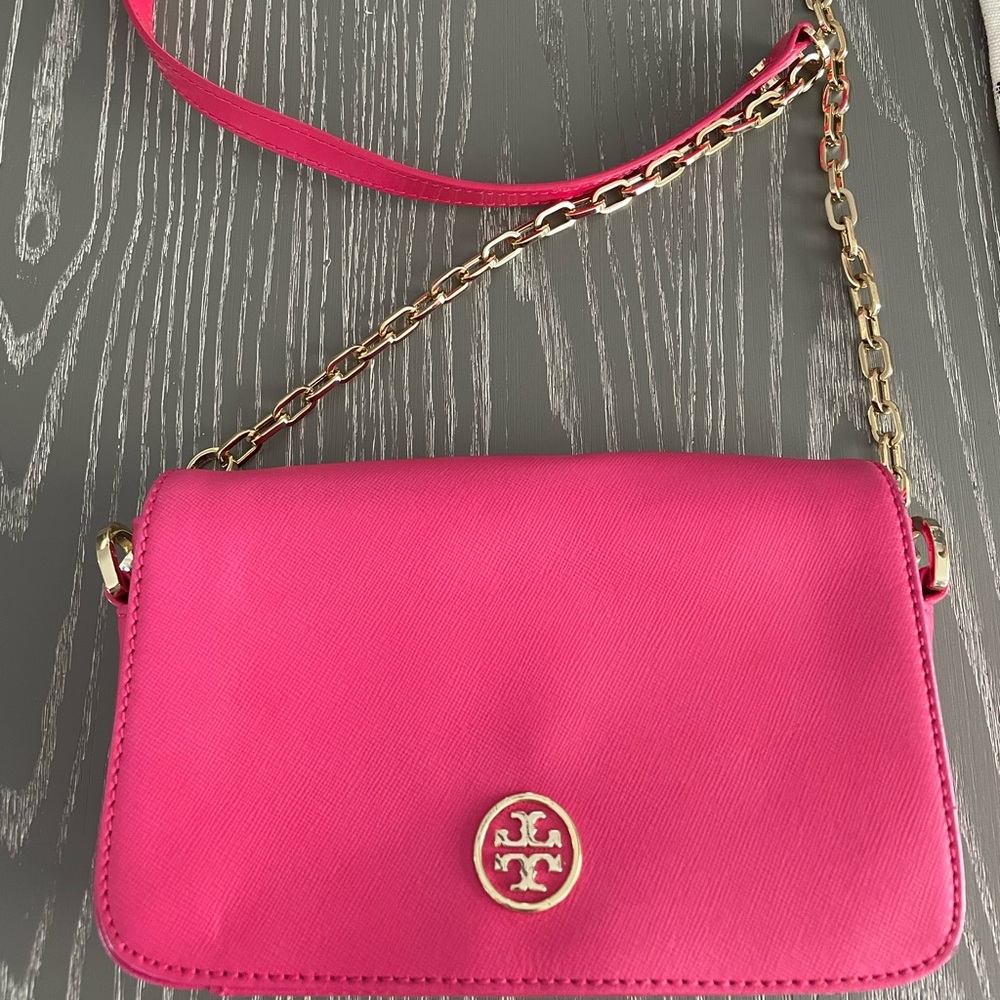 Tory Burch Crossbody gold chain strap/ patent